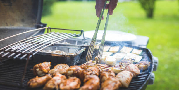 can you smoke meat on gas grill?